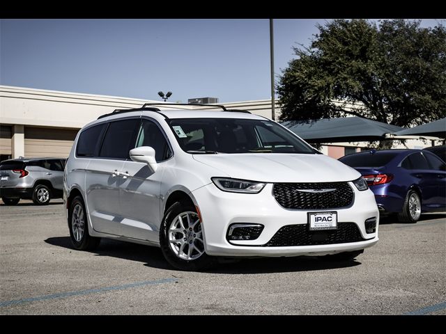 2022 Chrysler Pacifica Touring-L