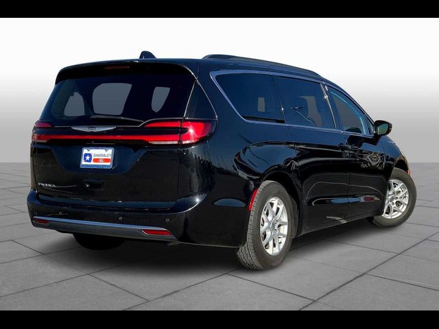 2022 Chrysler Pacifica Touring-L