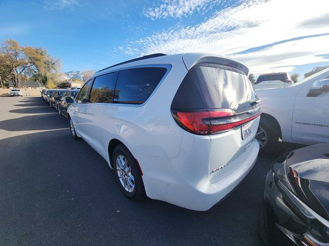 2022 Chrysler Pacifica Touring-L