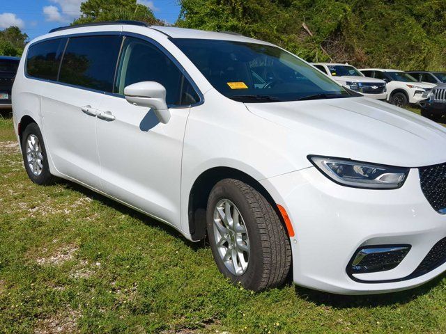 2022 Chrysler Pacifica Touring-L