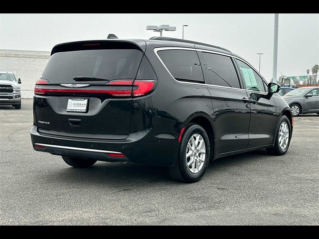 2022 Chrysler Pacifica Touring-L