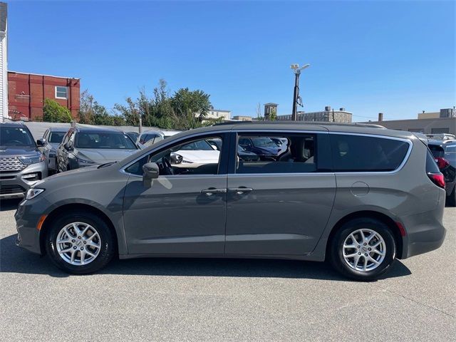 2022 Chrysler Pacifica Touring-L