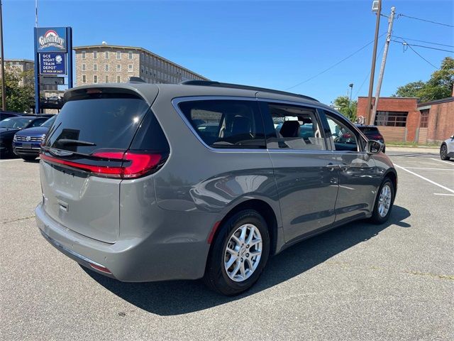 2022 Chrysler Pacifica Touring-L