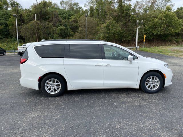 2022 Chrysler Pacifica Touring-L