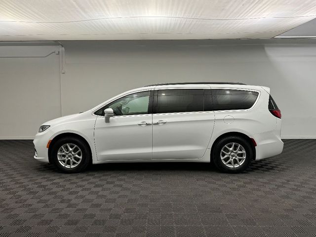 2022 Chrysler Pacifica Touring-L