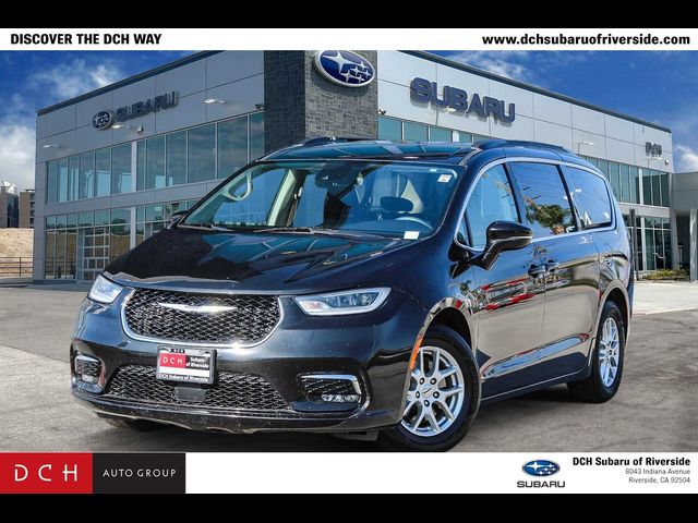 2022 Chrysler Pacifica Touring-L