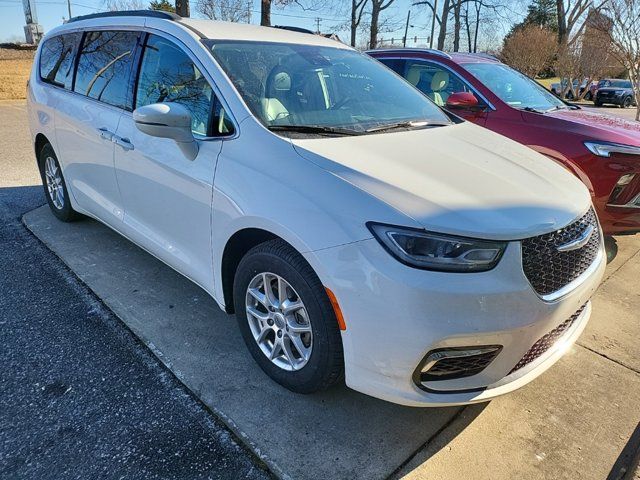 2022 Chrysler Pacifica Touring-L