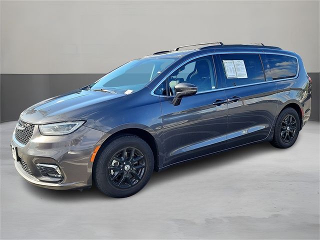 2022 Chrysler Pacifica Touring-L