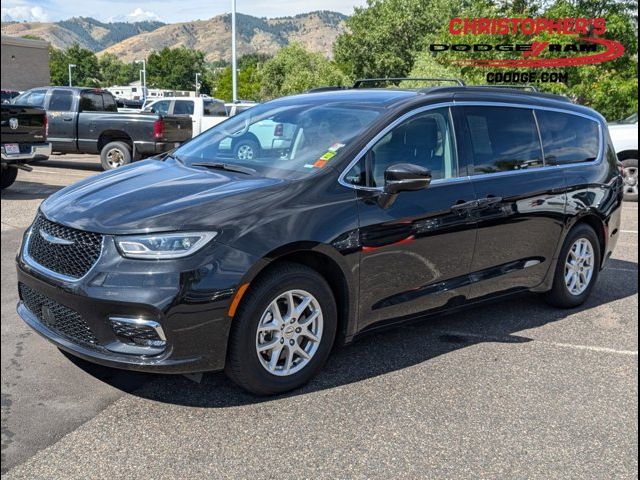 2022 Chrysler Pacifica Touring-L