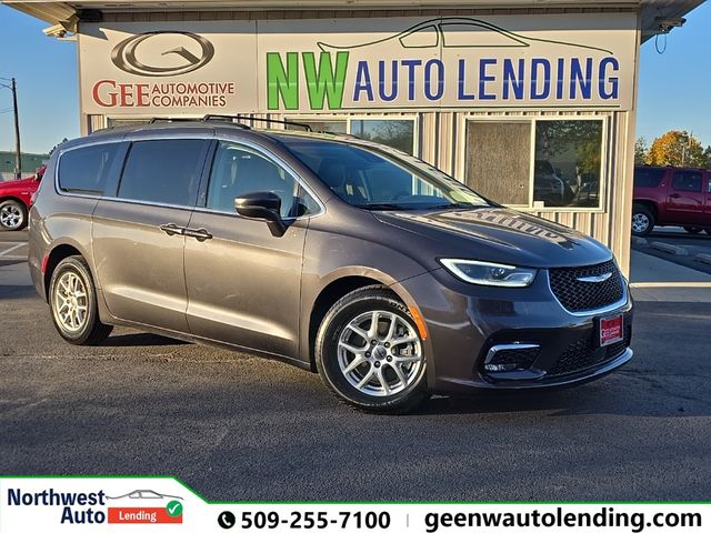 2022 Chrysler Pacifica Touring-L