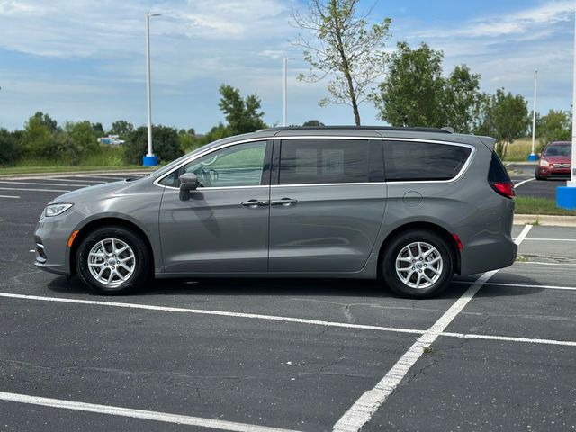 2022 Chrysler Pacifica Touring-L