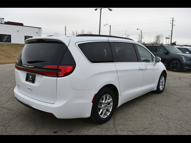 2022 Chrysler Pacifica Touring-L