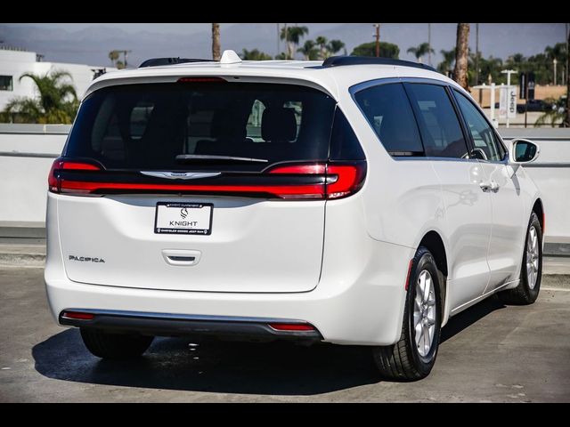 2022 Chrysler Pacifica Touring-L