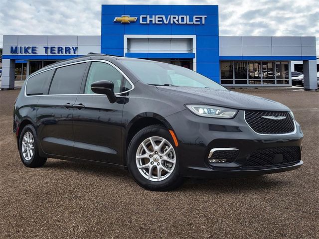 2022 Chrysler Pacifica Touring-L