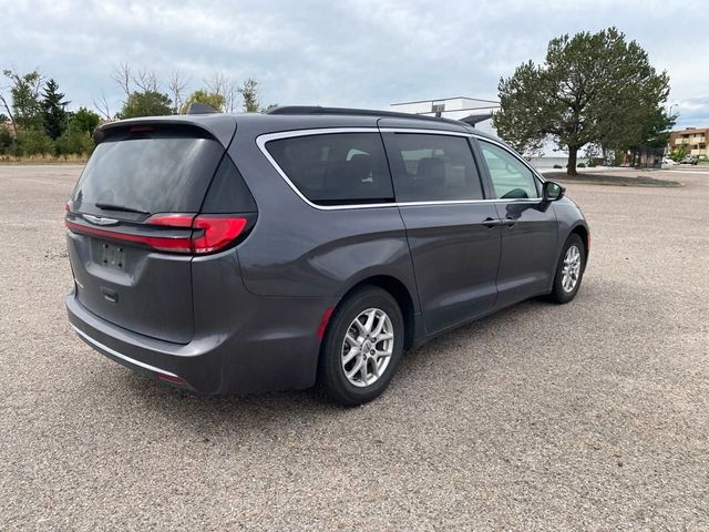 2022 Chrysler Pacifica Touring-L