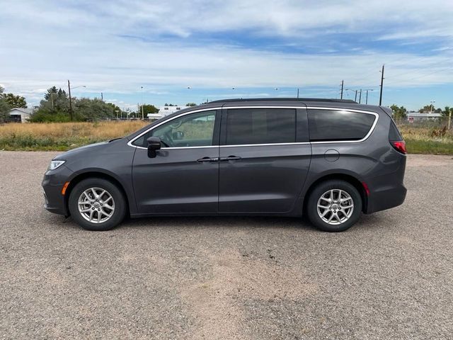 2022 Chrysler Pacifica Touring-L