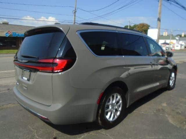 2022 Chrysler Pacifica Touring-L