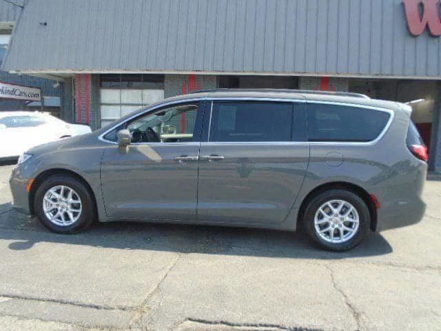 2022 Chrysler Pacifica Touring-L