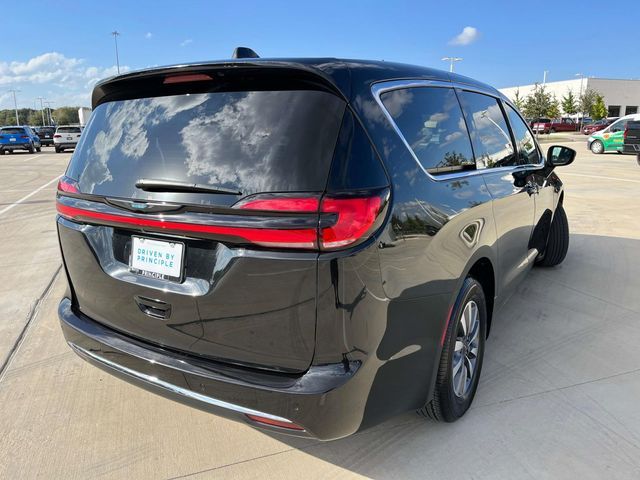 2022 Chrysler Pacifica Touring-L