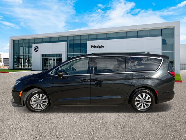 2022 Chrysler Pacifica Touring-L