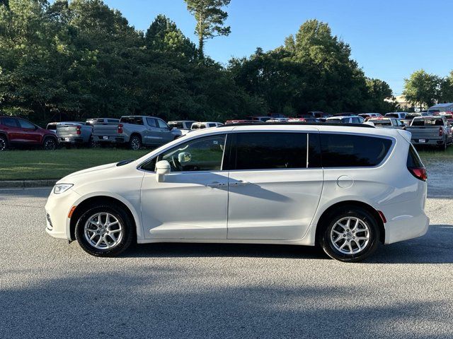 2022 Chrysler Pacifica Touring-L