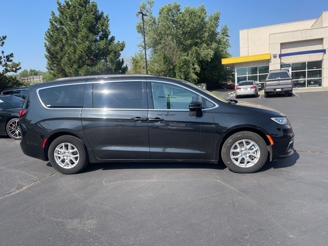 2022 Chrysler Pacifica Touring-L