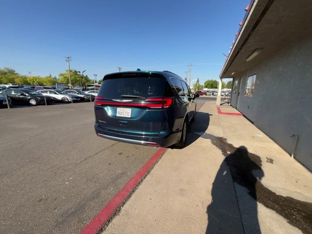 2022 Chrysler Pacifica Touring-L