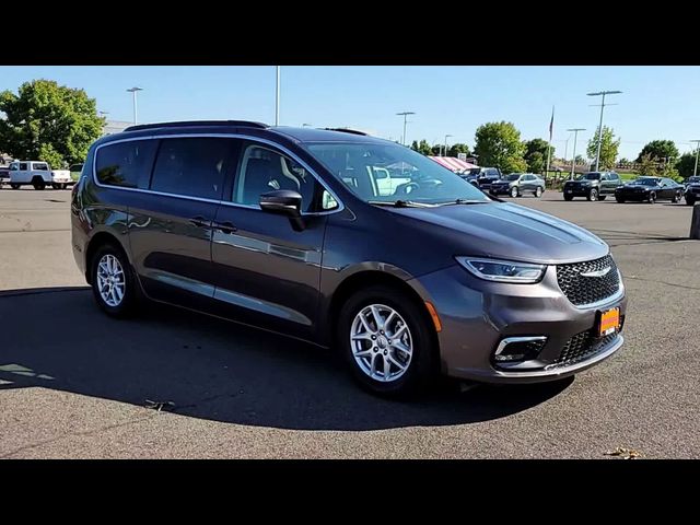 2022 Chrysler Pacifica Touring-L