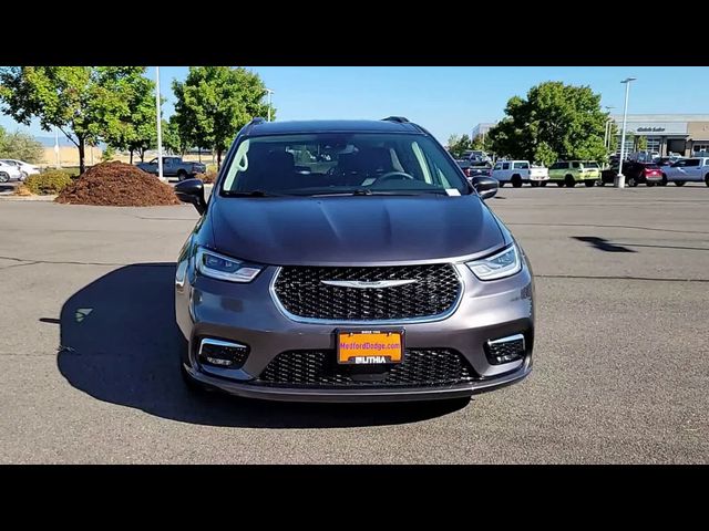 2022 Chrysler Pacifica Touring-L