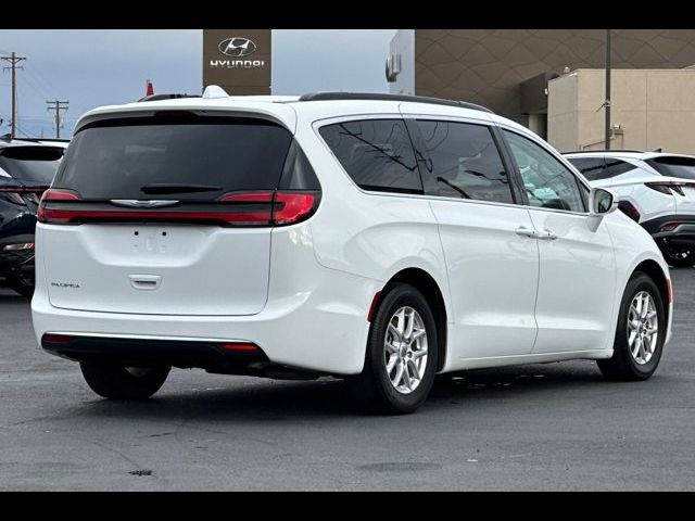 2022 Chrysler Pacifica Touring-L