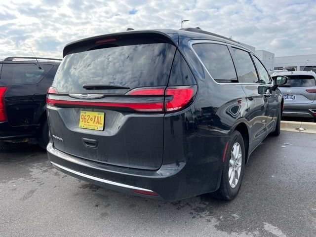 2022 Chrysler Pacifica Touring-L