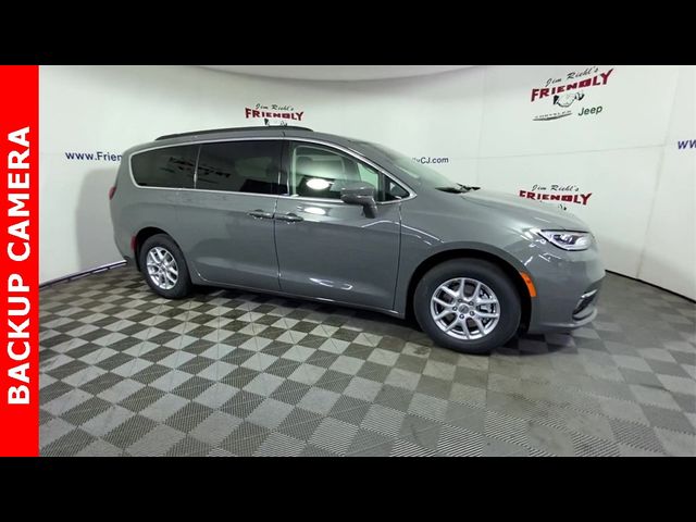 2022 Chrysler Pacifica Touring-L