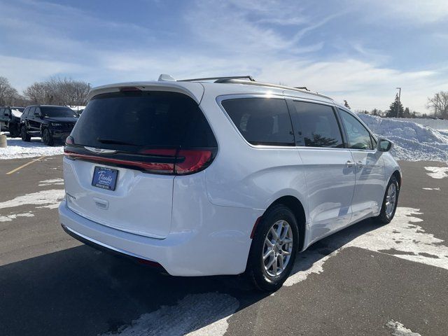 2022 Chrysler Pacifica Touring-L