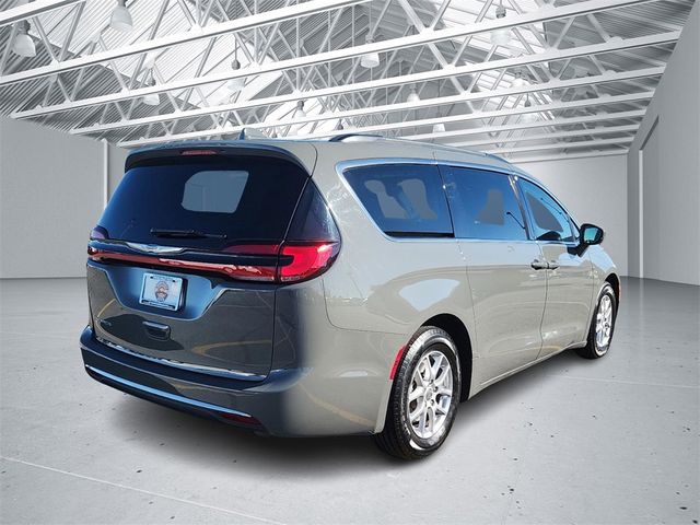 2022 Chrysler Pacifica Touring-L