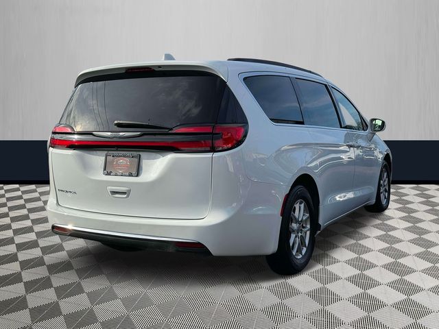 2022 Chrysler Pacifica Touring-L