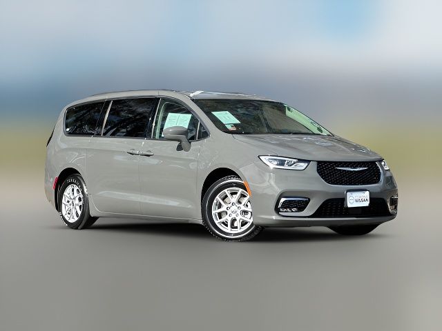 2022 Chrysler Pacifica Touring-L