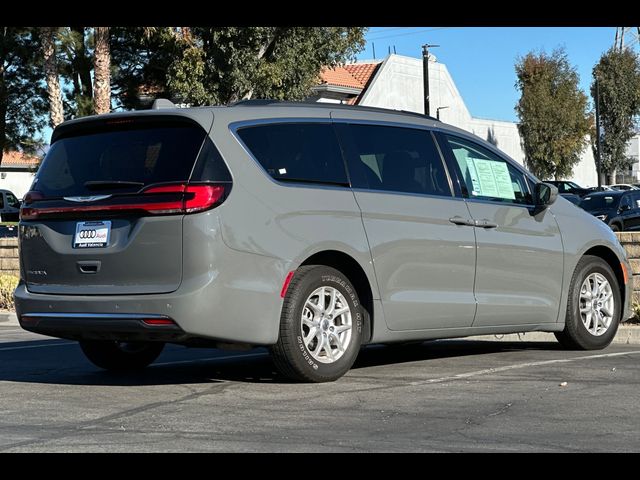 2022 Chrysler Pacifica Touring-L