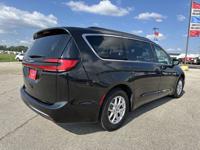 2022 Chrysler Pacifica Touring-L