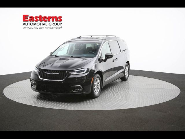 2022 Chrysler Pacifica Touring-L