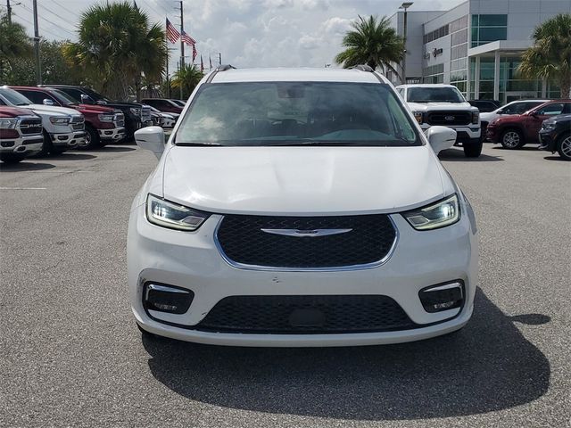 2022 Chrysler Pacifica Touring-L