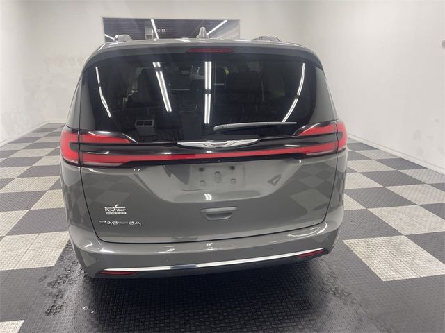 2022 Chrysler Pacifica Touring-L