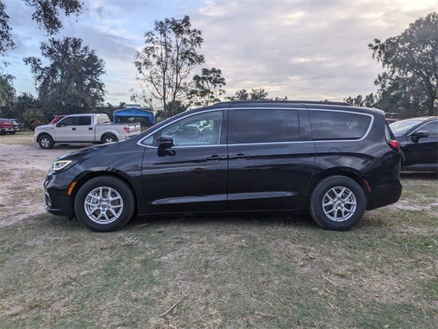 2022 Chrysler Pacifica Touring-L