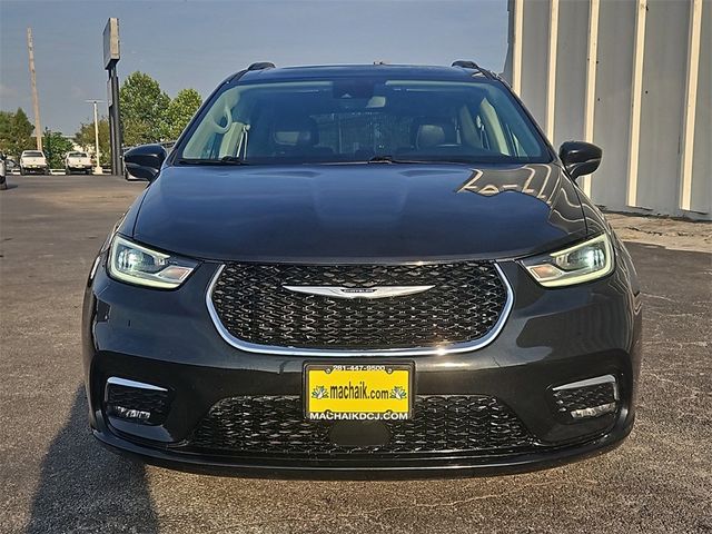 2022 Chrysler Pacifica Touring-L