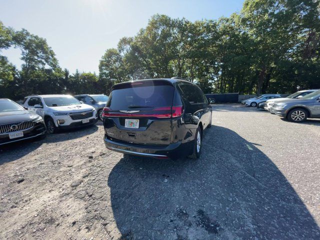 2022 Chrysler Pacifica Touring-L