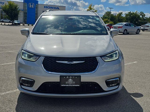 2022 Chrysler Pacifica Touring-L