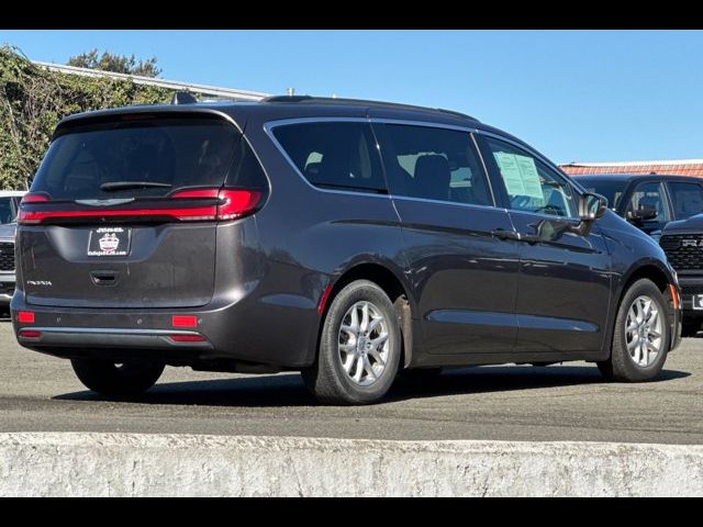 2022 Chrysler Pacifica Touring-L