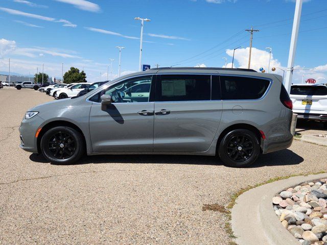 2022 Chrysler Pacifica Touring-L