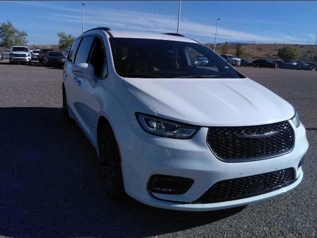 2022 Chrysler Pacifica Touring-L