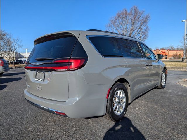 2022 Chrysler Pacifica Touring-L