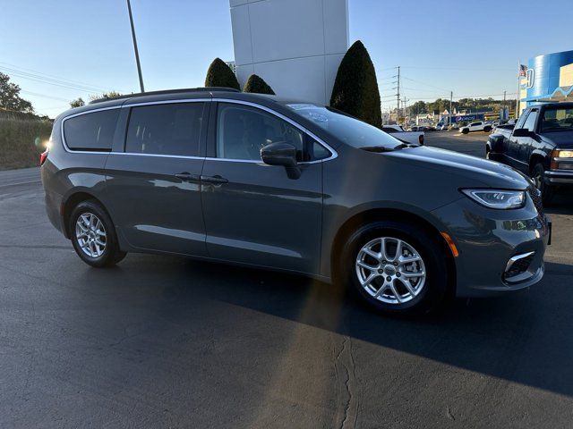 2022 Chrysler Pacifica Touring-L